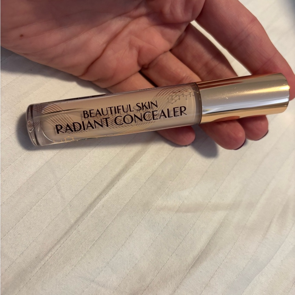 Charlotte Tilbury Beautiful Skin Radiant Concealer - Cream